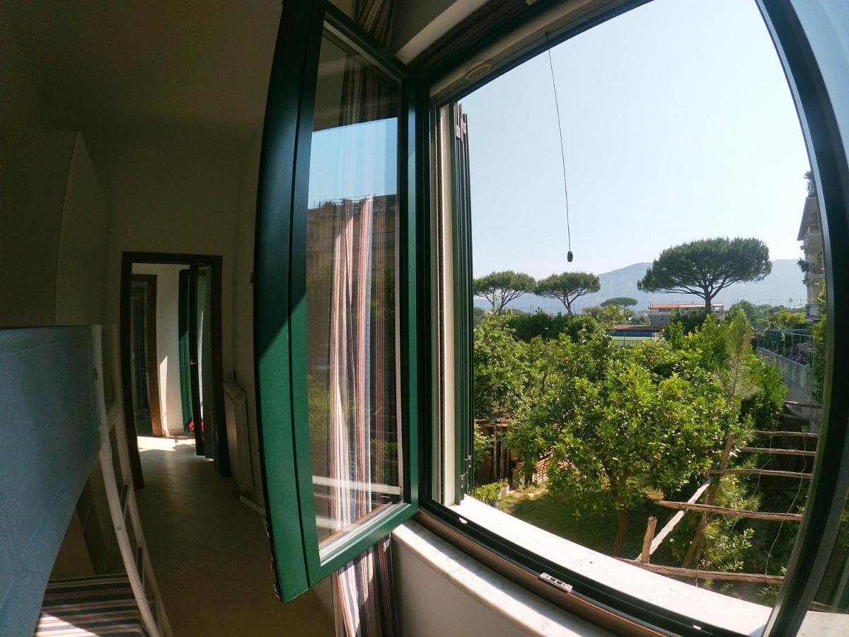 Mary House - Grazioso Appartamento Con Garage Sant'Agnello Exterior foto